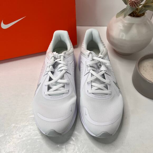 Nike Quest 5 Road Running Shoes White/Pure Platinum Women 9/Men 7.5 NWB - Picture 5 of 9